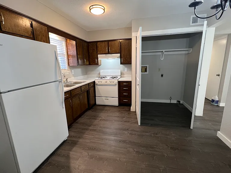 2725 N 155th Ter #2725 — Photo 3