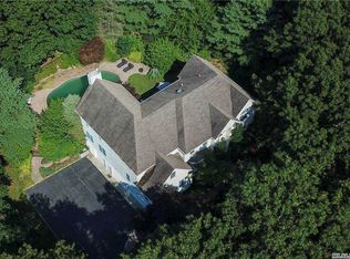 10 Highland Ave, Dix Hills, NY 11746