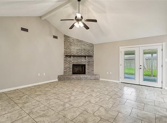 3rd image of 406 Pine Shadows Dr