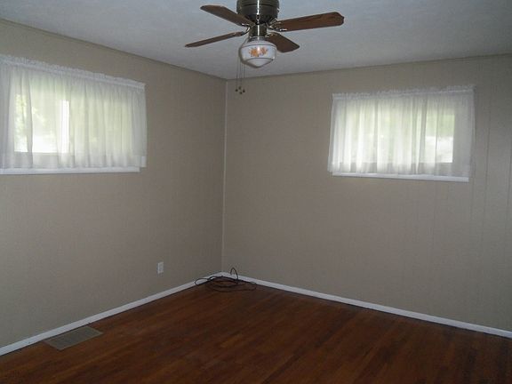 5th image of 222 E Jefferson St