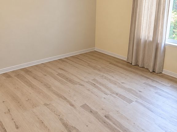 4th image of 241 Coxcomb Hill Rd APT 26