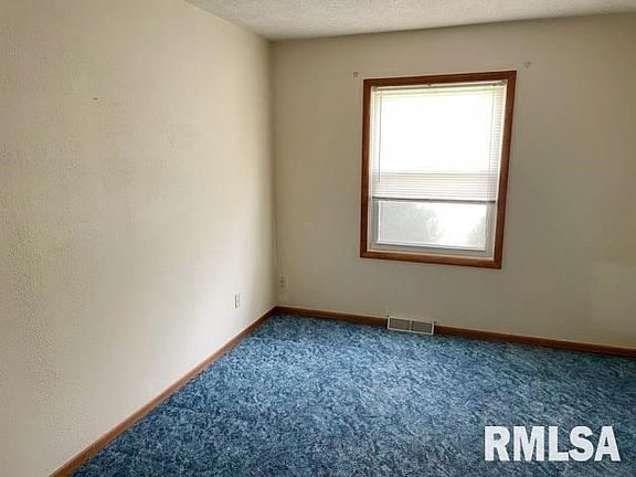 3rd image of 942 35th Ave