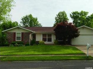 364 Sorrento Dr, Ballwin, MO 63021