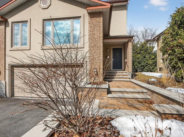 37 Gillespie Cres, Ottawa, ON K1V 0C1