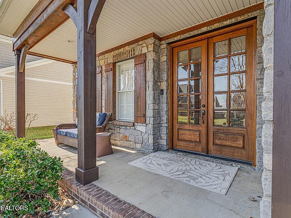 3rd image of 437 Grove Branch Ln