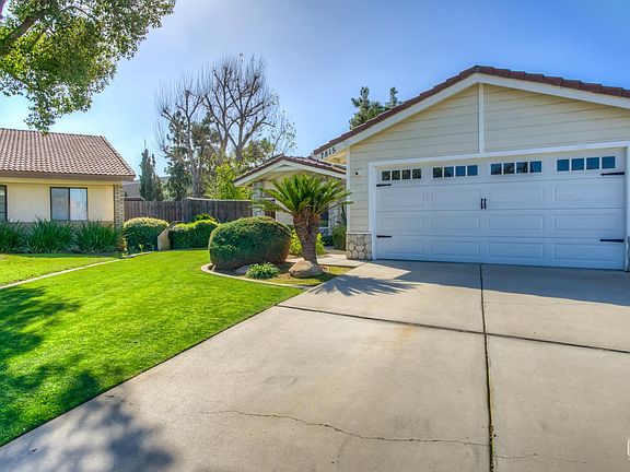 2nd image of 7815 Vaquero Ave
