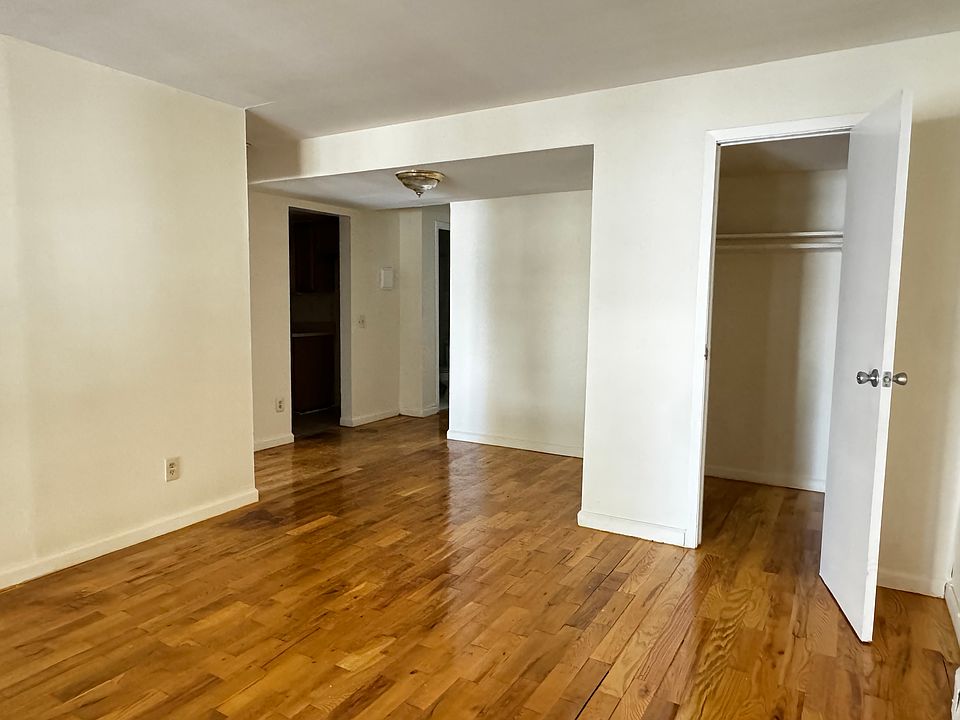 Walk in closet