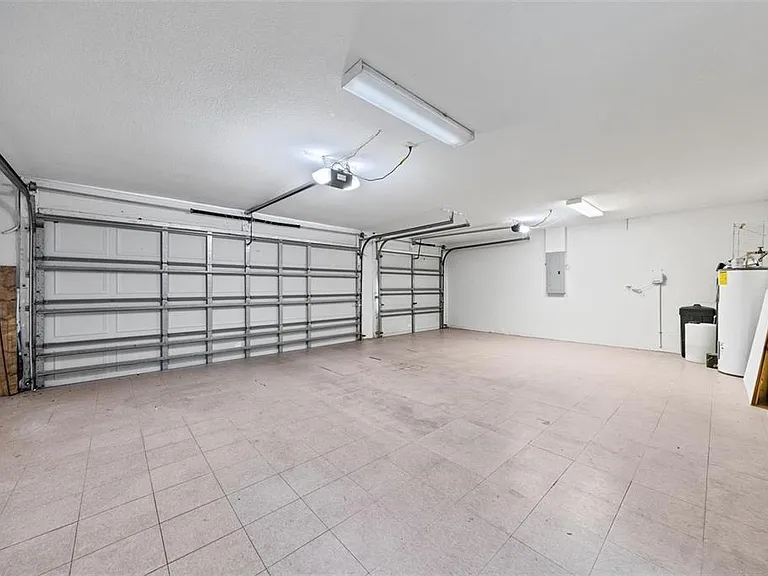 1452 Kensington Woods Dr — Photo 4