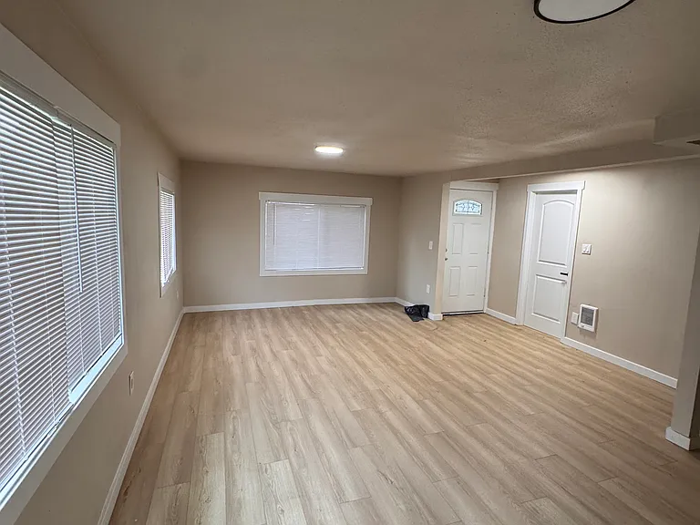 1202 Rhobina St — Photo 8