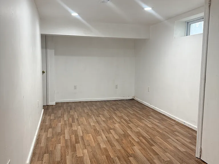 786 New Scotland Ave — Photo 26