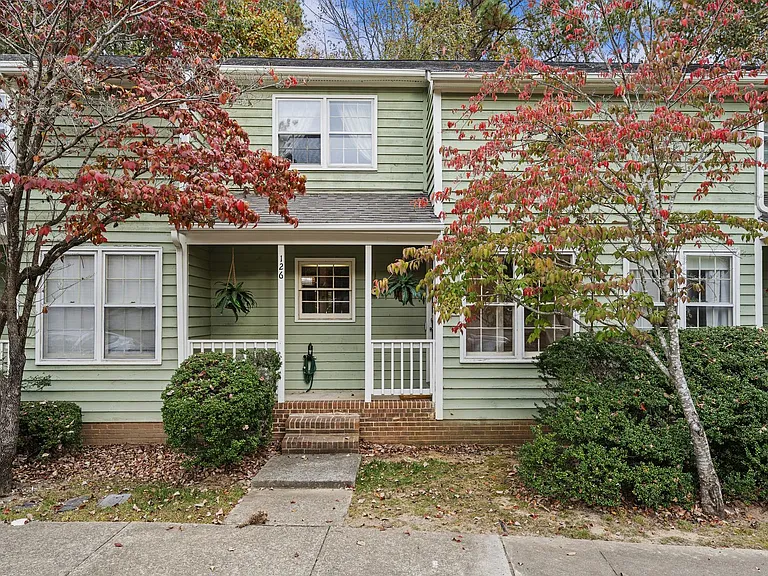 126 Shady Spring Pl — Photo 1