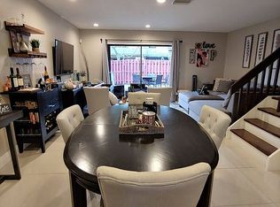 10519 NW 6th St, Pembroke Pines, FL 33026