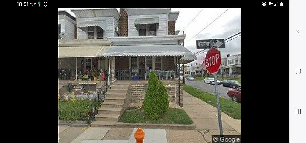 4083 Creston St photo 1