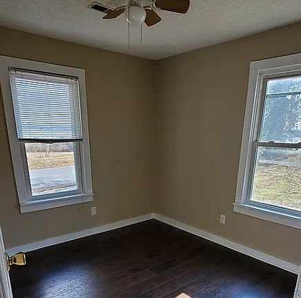 5th image of 521 Asher St