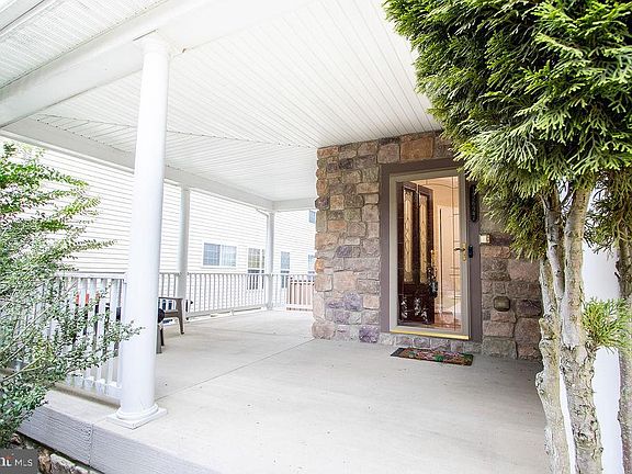 4th image of 15627 Gillmore Greens Ct