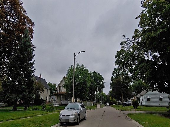 5th image of 3127 15th Ave