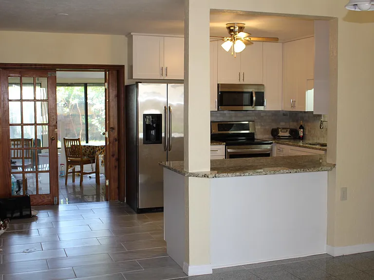 6390 Hampton Dr N — Photo 5