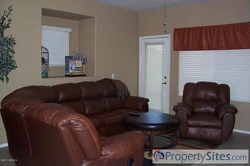 3rd image of 5287 W Pontiac Dr