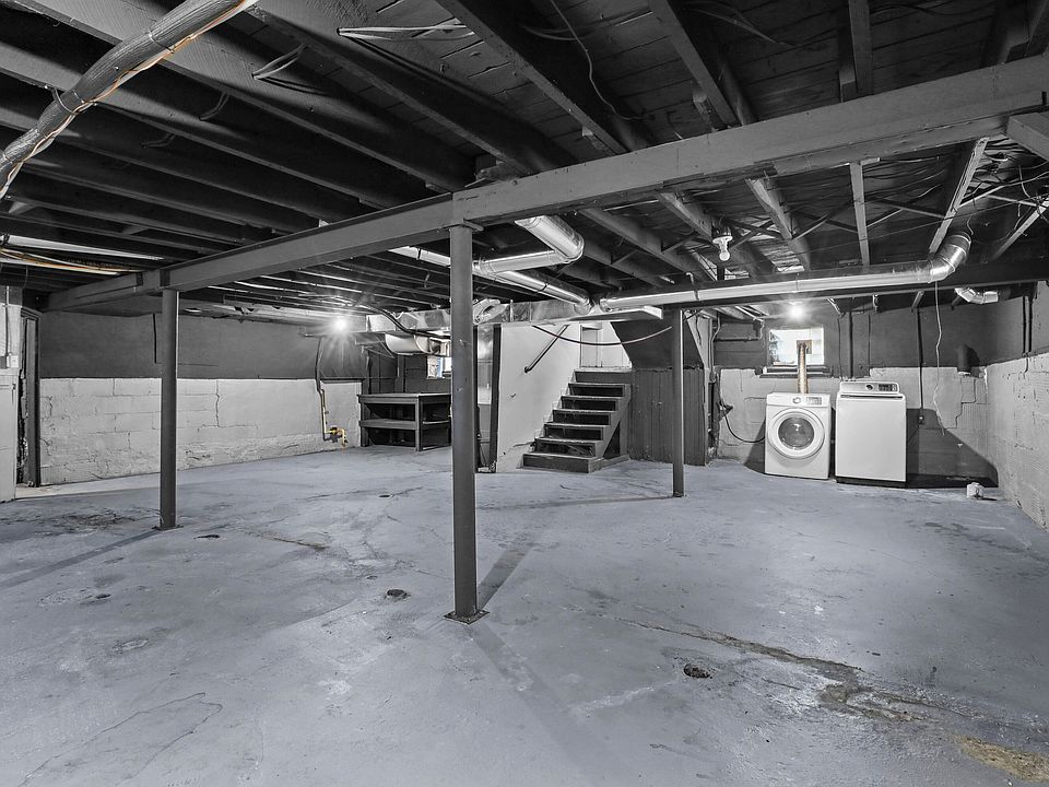 247 Moss St, photo 30