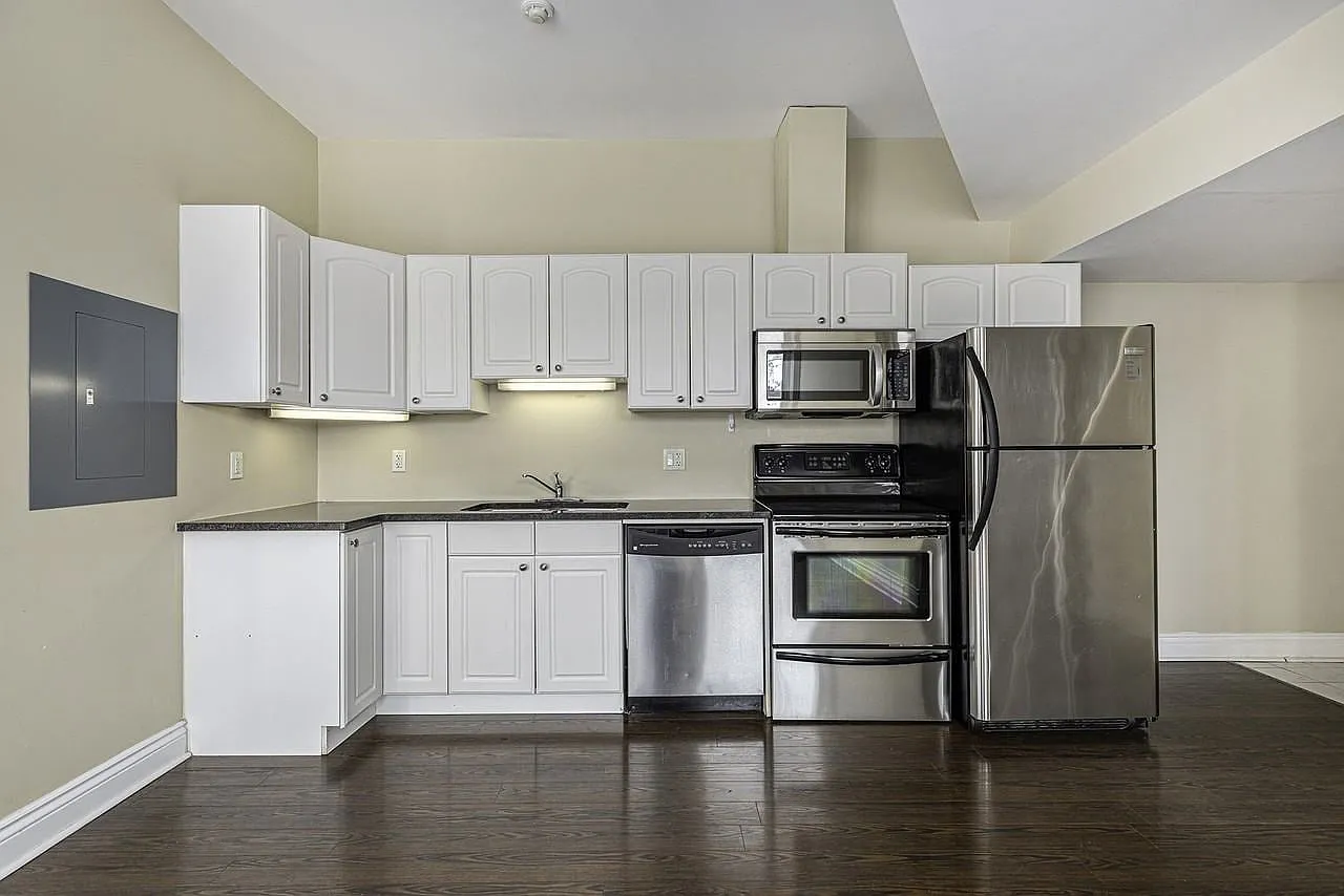 329 Johnson St Kingston — Photo 3