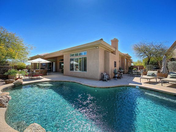 BackSide_Pool_Patio
