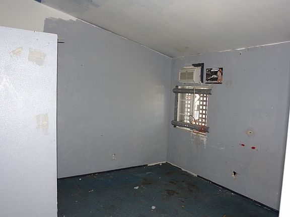 4th image of 170 N Cota St