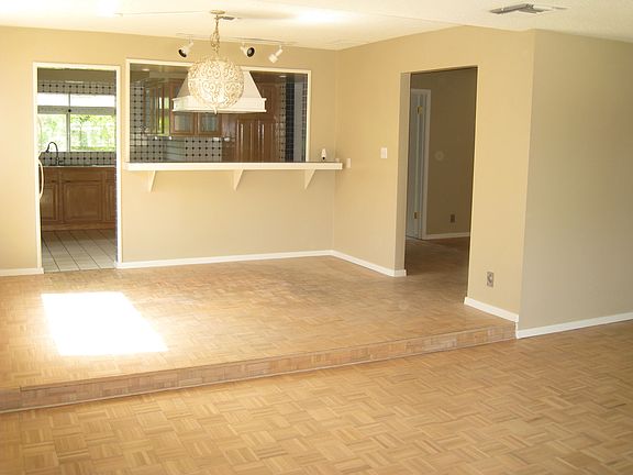 5th image of 3013 Mason Ave