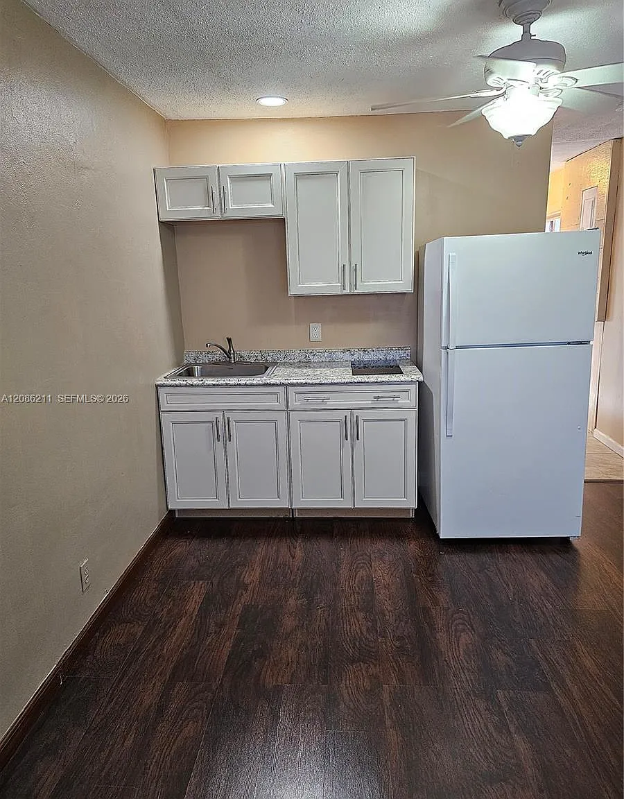 Oriole Estates Sec 3 — Photo 4