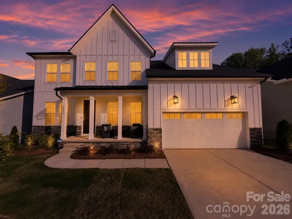 5225 Glenwalk Dr, Charlotte, NC 28269