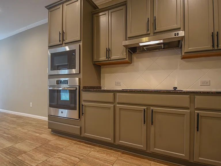 7712 Kendall Hill Dr — Photo 8