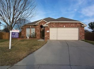 629 Crestview Ct, Saginaw, TX 76179