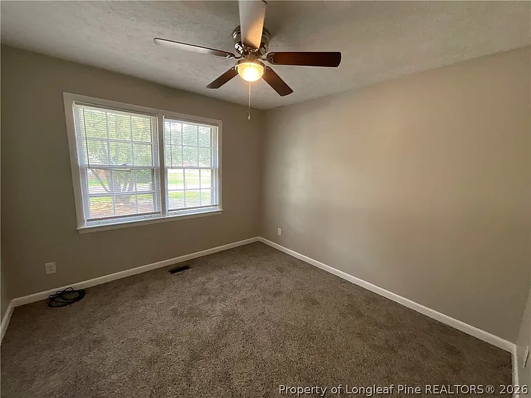 1365 Greenock Ave — Photo 11