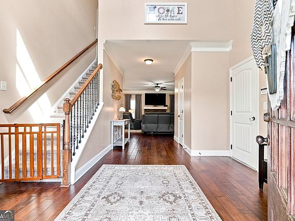 3rd image of 334 Red Cap Cir
