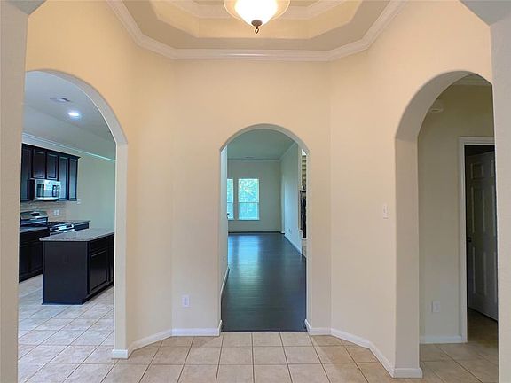 3rd image of 27519 Gracefield Ln