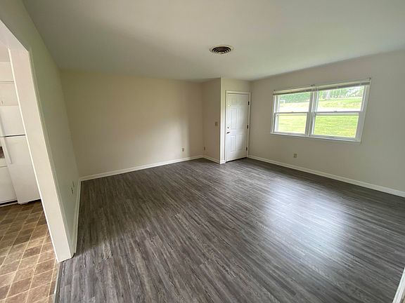 3rd image of 4504 Pennsylvania Ave NE #4506