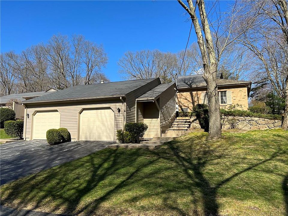 1st image of 105 Pine Glen Dr #105