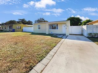 331 W 28th St, Riviera Beach, FL 33404