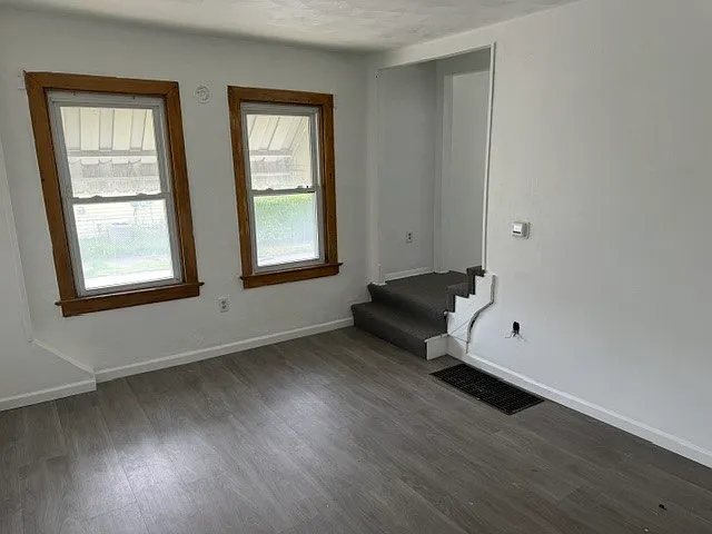 500 Russellwood Ave — Photo 5