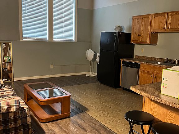 Kitchen/sitting area