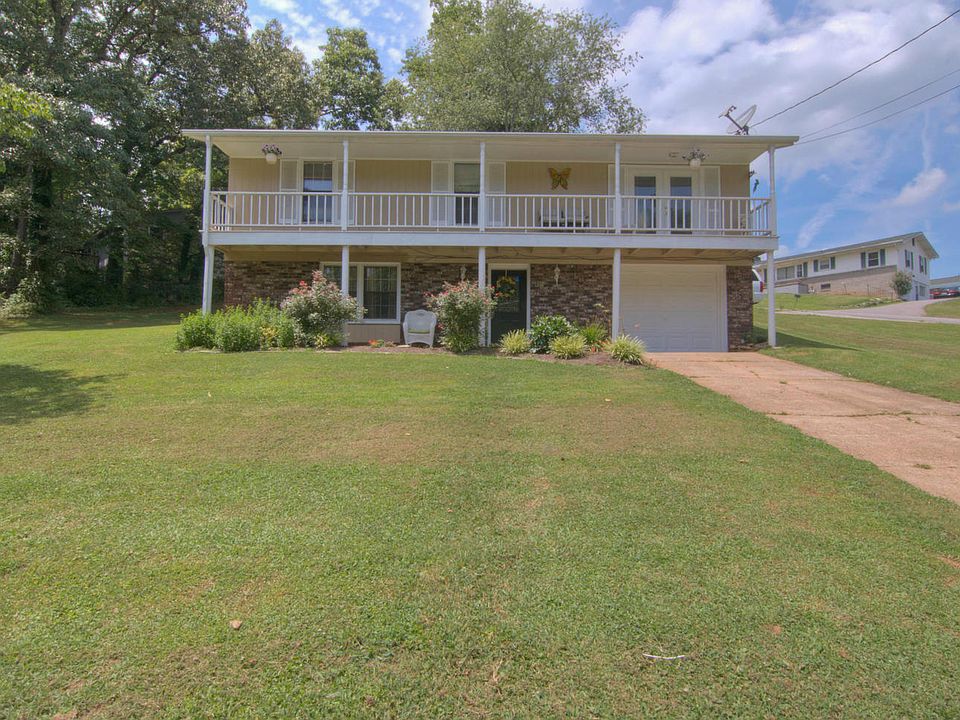 1st image of 306 Westbury Dr