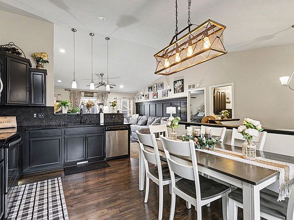 4th image of 72157 Beacon Ct