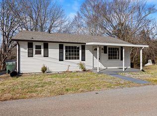 215 Oakwood St, Sparta, TN 38583
