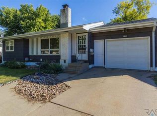 1404 S Bruce Rd, Sioux Falls, SD 57105