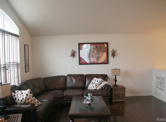 5th image of 47563 Ormskirk Dr
