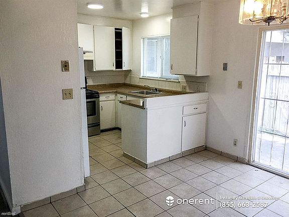 3rd image of 2040 N Capitol Ave APT 1