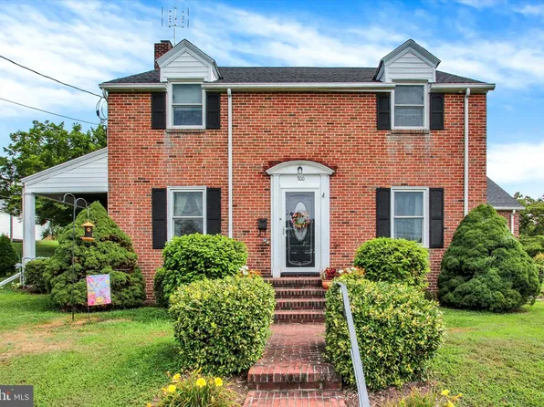 300 W 6th St, Waynesboro, PA 17268