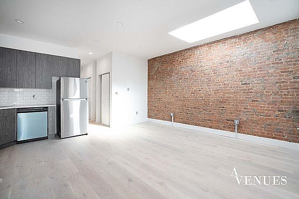 1st image of 973 Rogers Ave #1C