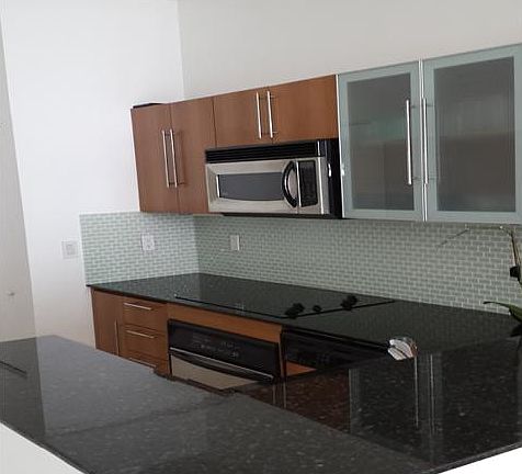 5th image of 335 S Biscayne Boulevard Way #12