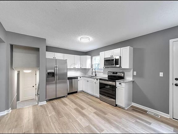 5th image of 2490 Willow View Ct
