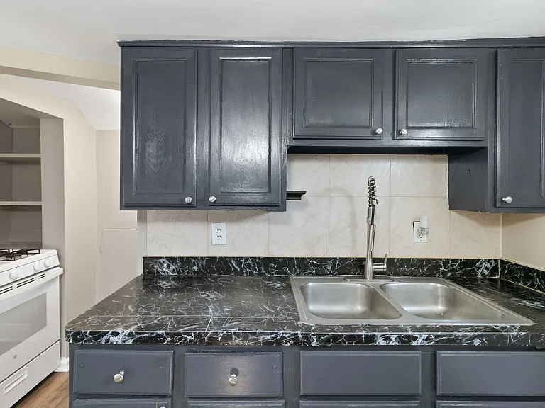 24311 Plymouth Rd — Photo 48